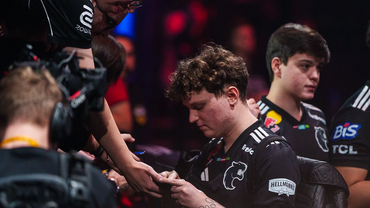 YEKINDAR 订婚：CS2 明星向女友求婚