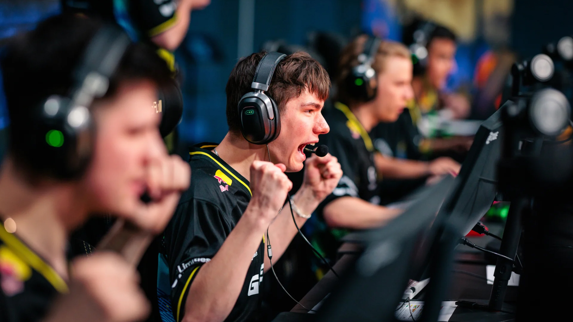 Falcons击败NAVI，锁定IEM Cologne Major 2026淘汰赛席位