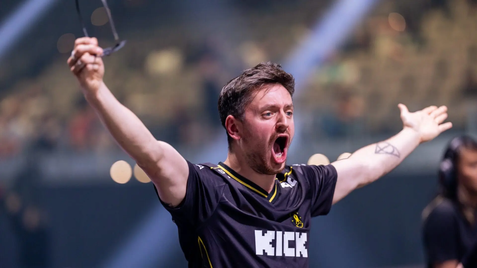 MOUZ 与 Vitality 在 IEM Cologne Major 2026 Stage 3 首日取得胜利